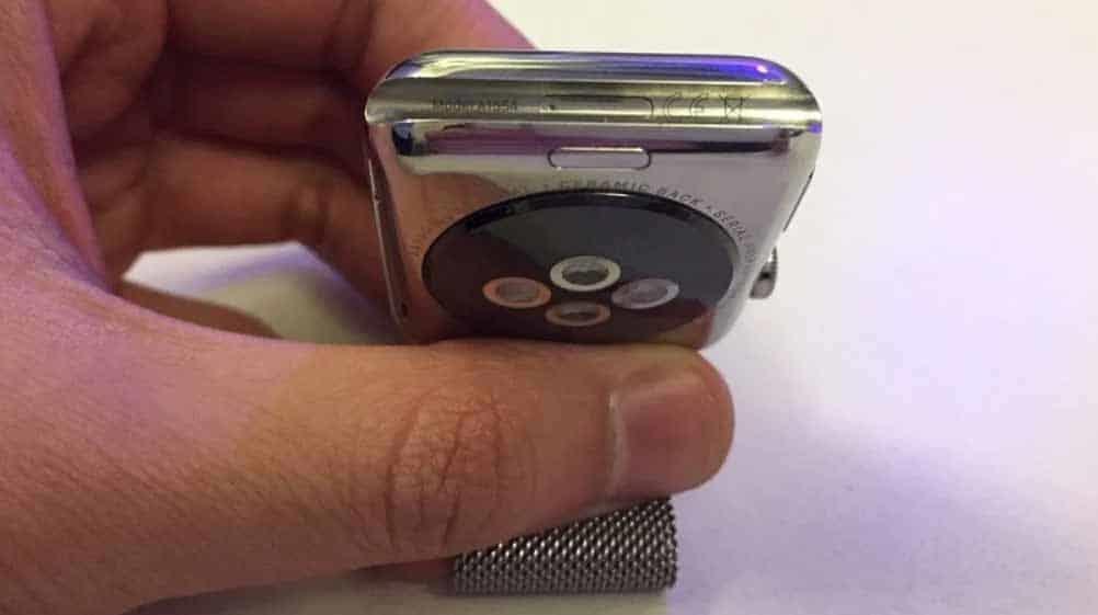 Làm thế nào để sạc Apple Watch mà không cần bộ sạc?