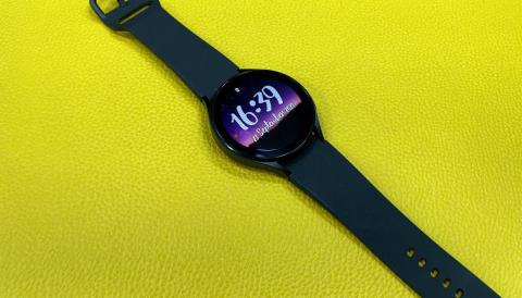 Samsung Galaxy Watch 4에서 시계 모드를 사용자 정의하는 방법